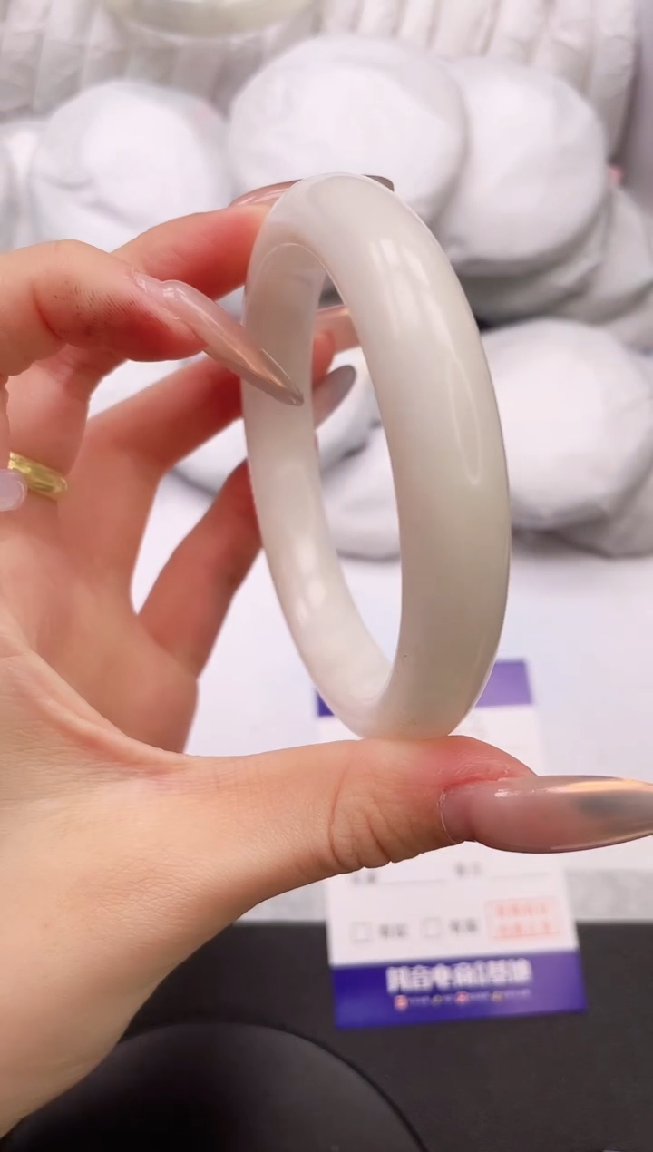 【闪购商品】和田玉手镯未镶嵌16K443-61