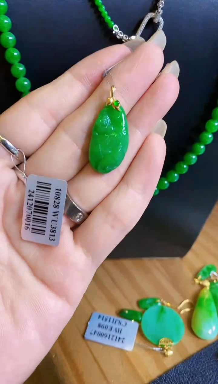 【闪购商品】定制翡翠18K金镶嵌荷叶