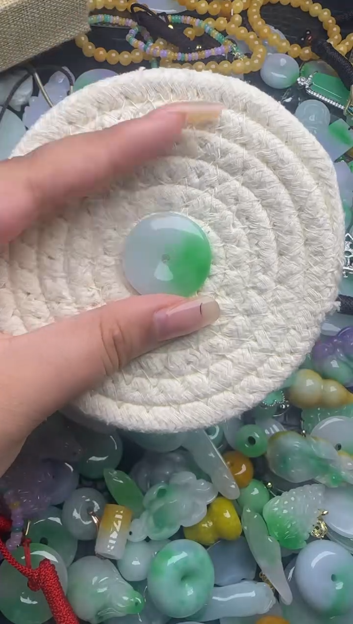 翡翠未镶嵌颈饰天然缅甸翡翠吊坠