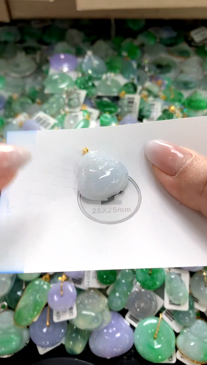 颈饰18K金镶嵌翡翠1111111111111111