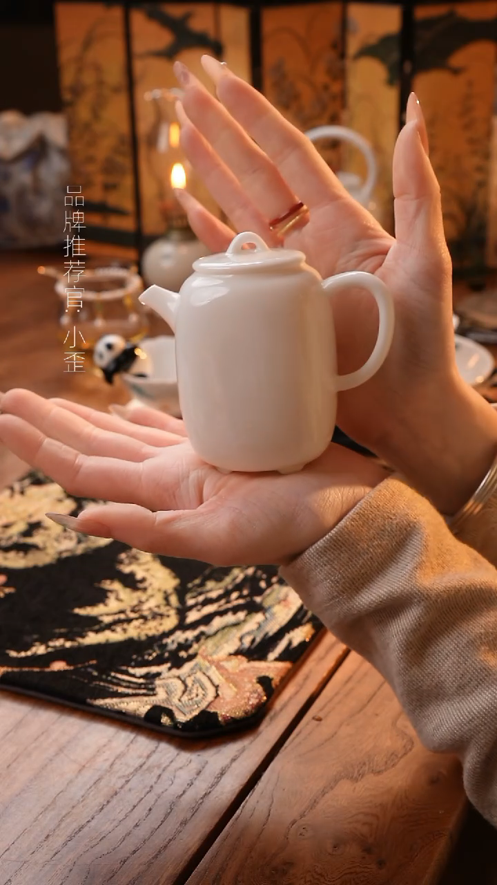 【闪购商品】玉瓷-四方茶壶-哈哈哈哈哈