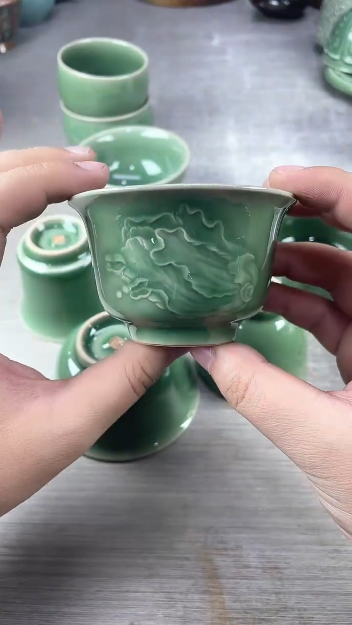 青瓷仓储清仓福利白菜
