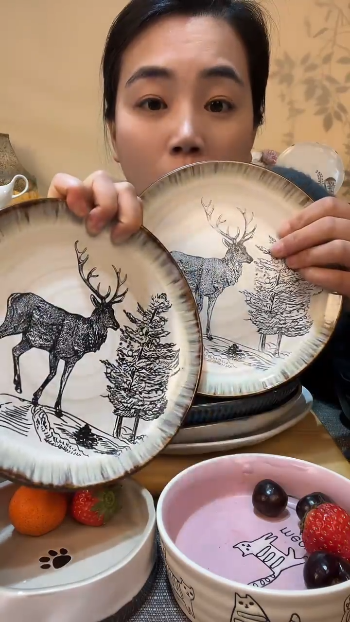 【闪购商品】瓷片2个8英寸盘 微瑕介意勿拍