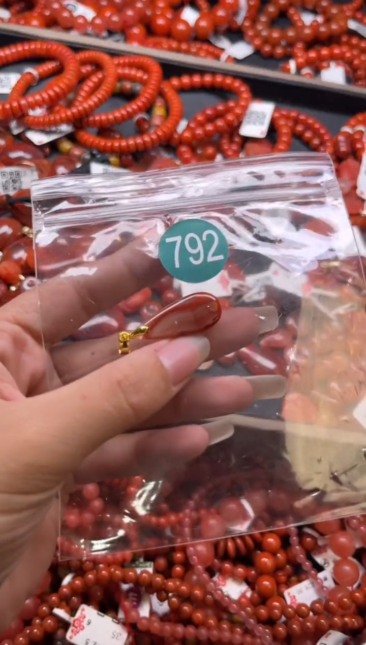 南红玛瑙未镶嵌珠宝奇石792