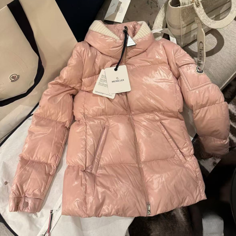 Moncler蒙口 Vistule女士短款羽绒服 2023年冬季新款粉色 1码