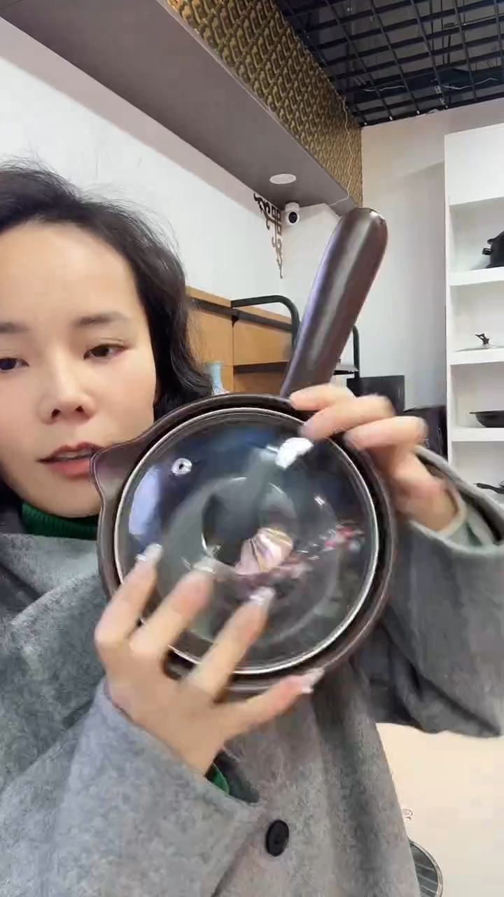 一个装的瓷器的东西会**i一个装的瓷器的东西