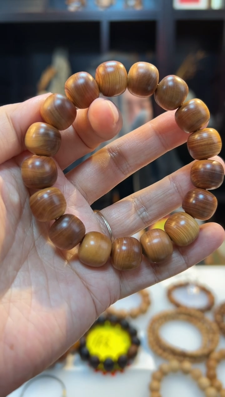 崖柏1.3*1.4黑油精品老型单圈太行无礼盒