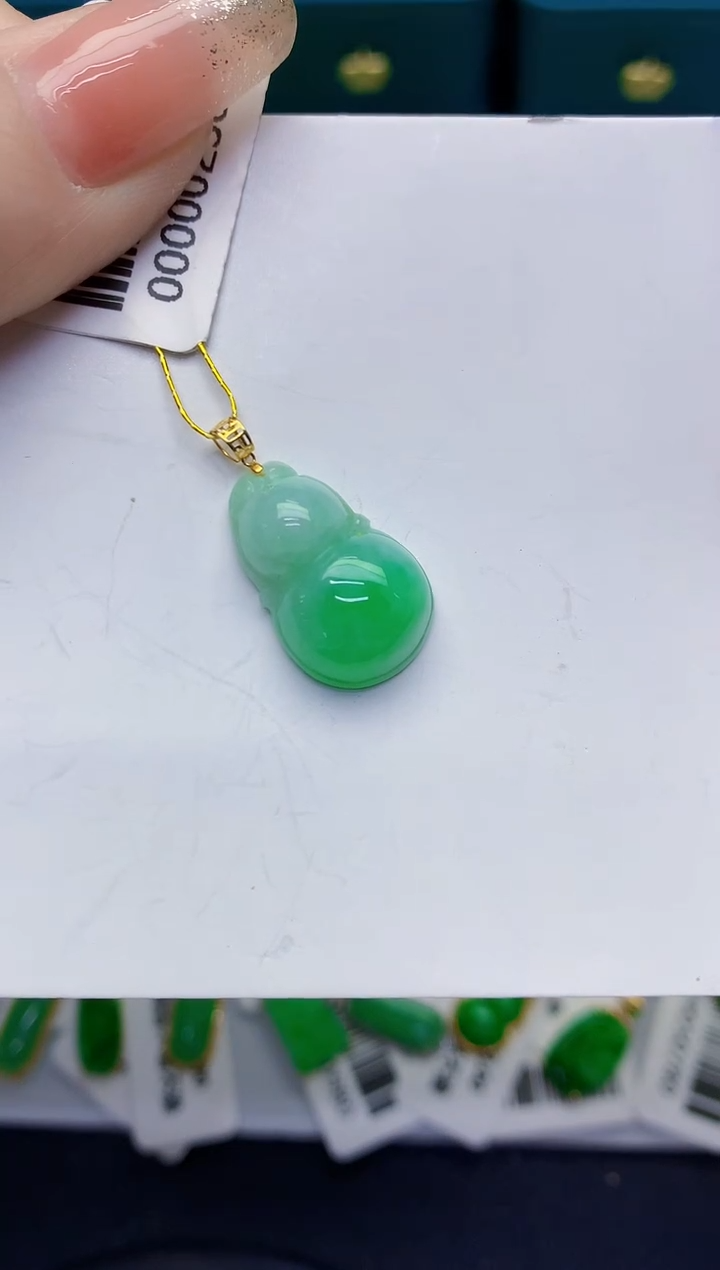 颈饰18K金镶嵌翡翠缅甸天然翡翠A货