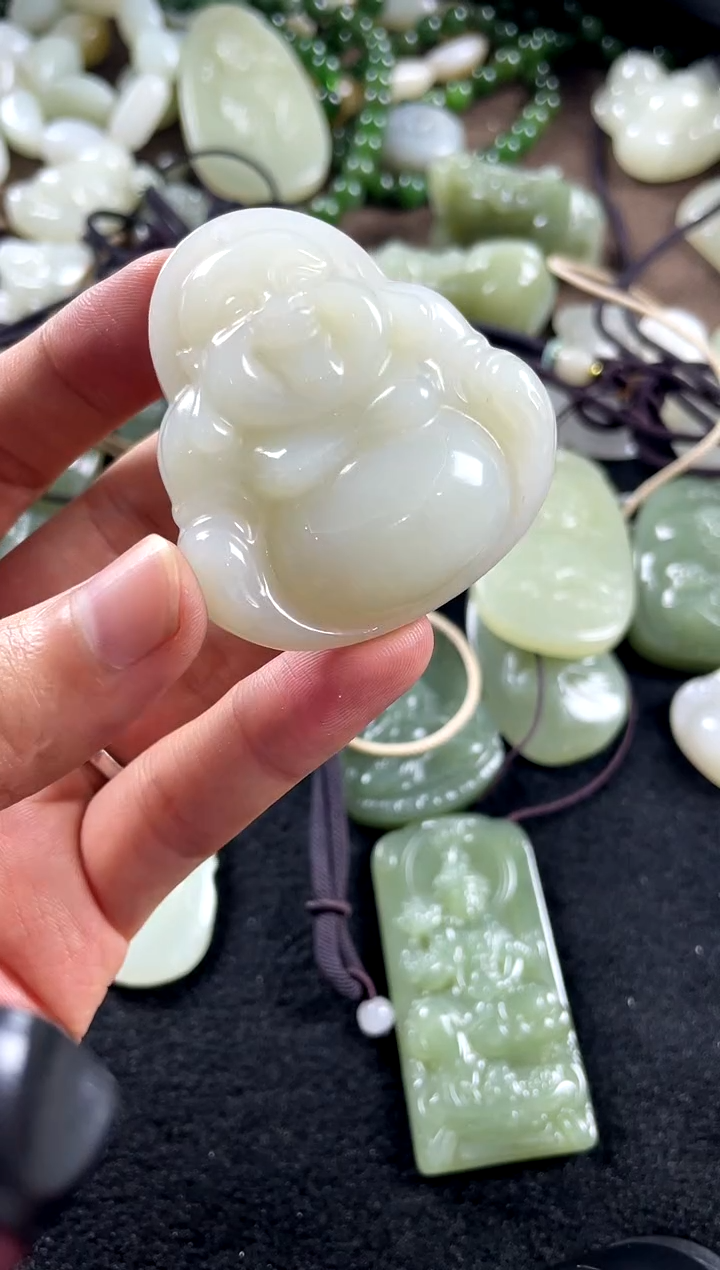 和田玉未镶嵌颈饰50mm佛公