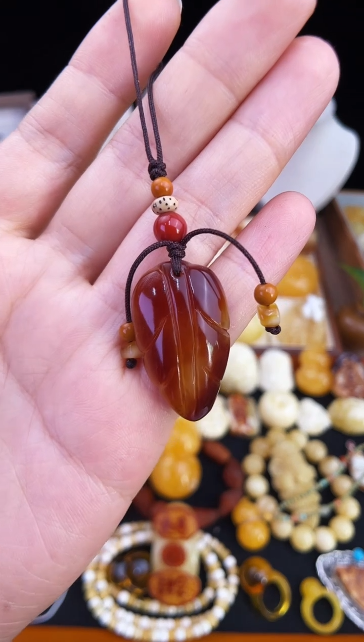 琥珀未镶嵌珠宝奇石柒月