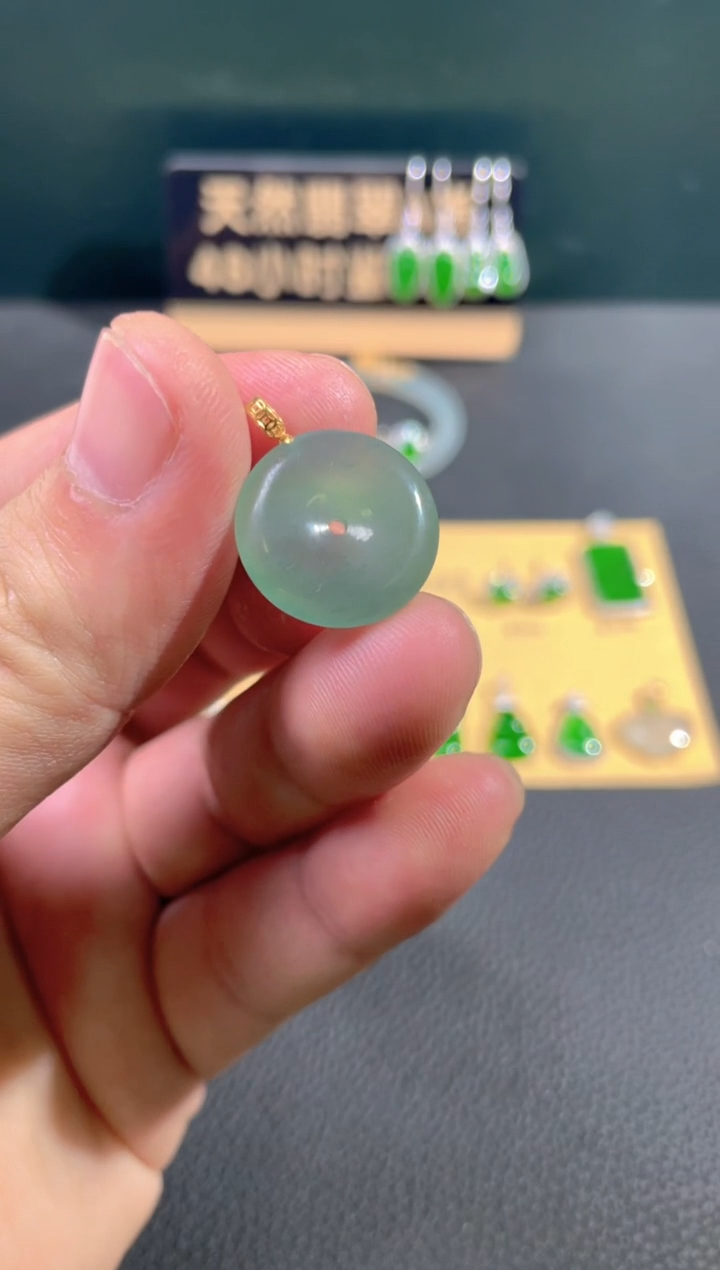 【闪购商品】翡翠颈饰18K金镶嵌翡翠