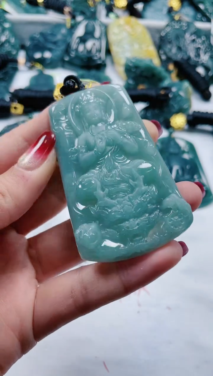 【闪购商品】翡翠颈饰未镶嵌             