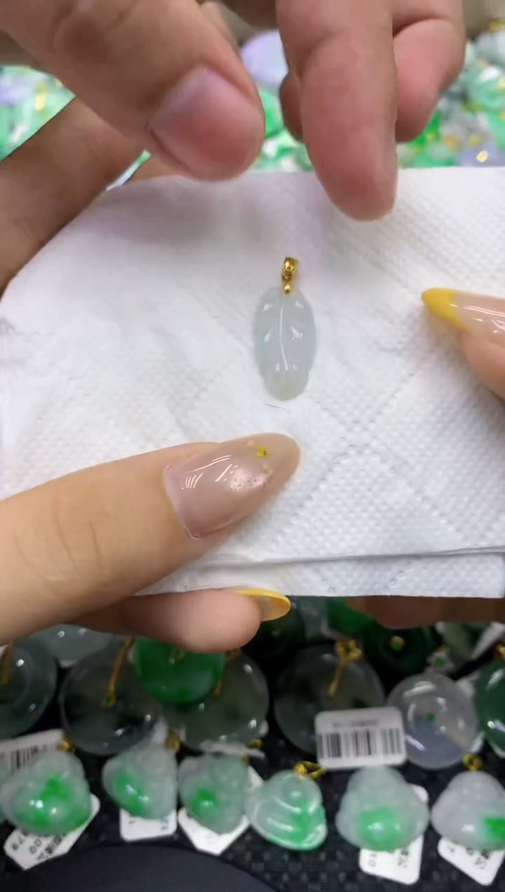 颈饰未镶嵌翡翠天然缅甸翡翠A货