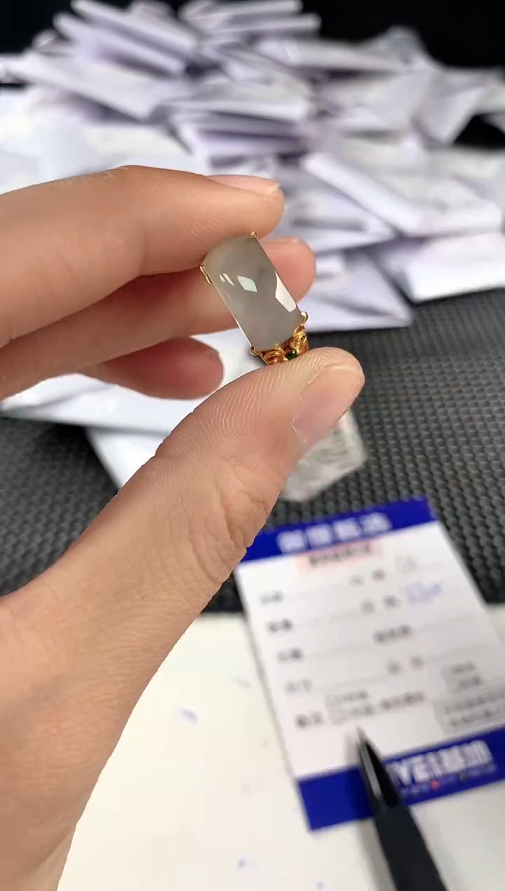 【闪购商品】翡翠戒指18K金镶嵌54
