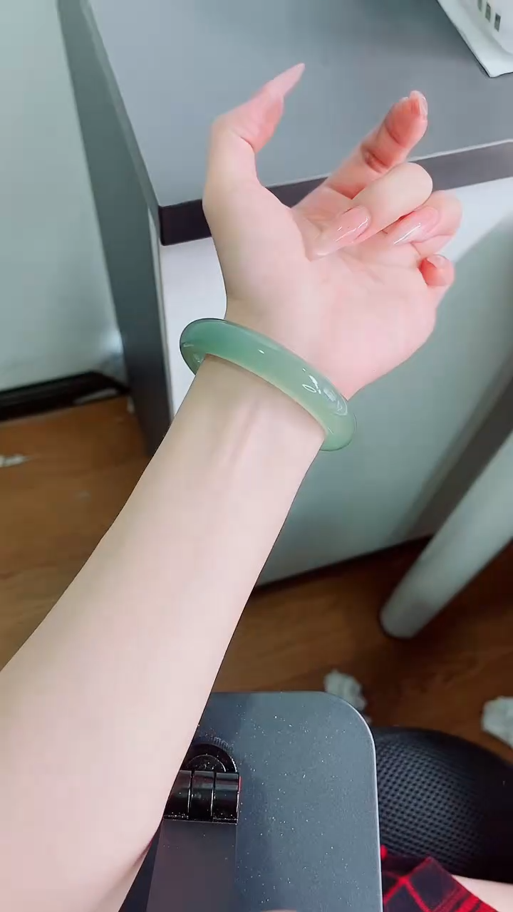 石英质玉手镯未镶嵌181-58