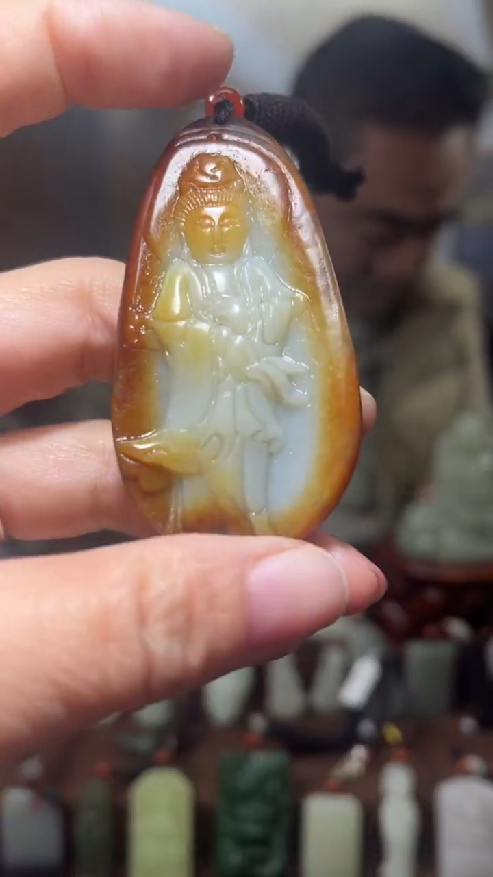 颈饰未镶嵌和田玉·