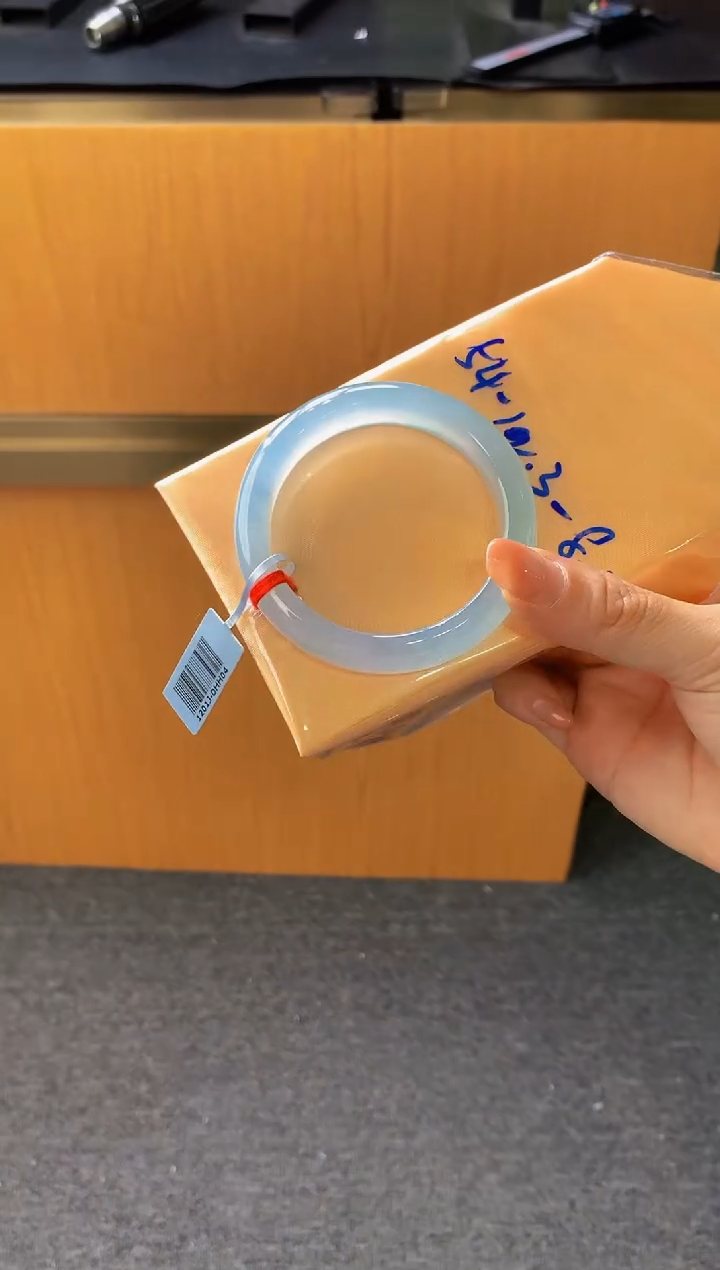 未镶嵌手镯翡翠- 圈口54 全款20万 定金2万