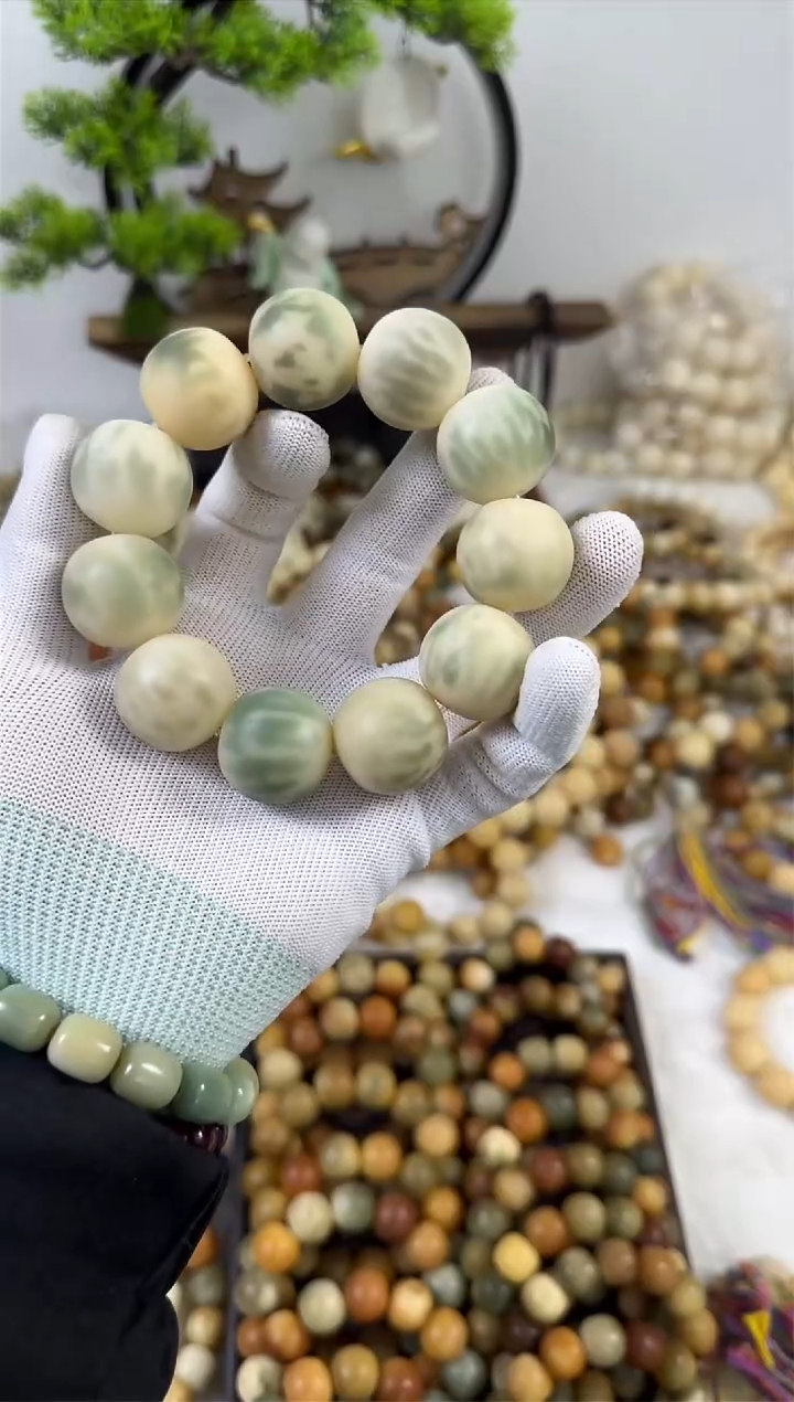 【闪购商品】白玉菩提手串25*手工干磨绿瓜皮大卡