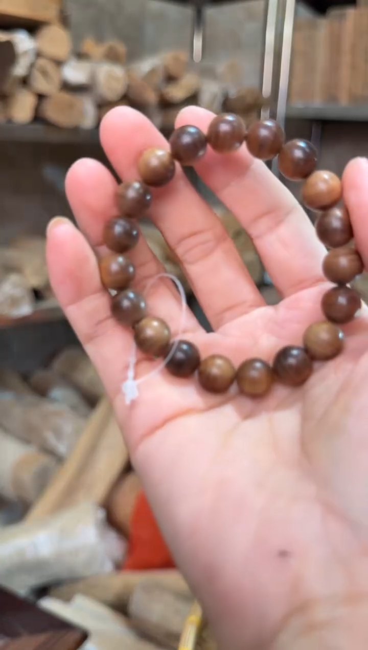 檀香木其他大*子檀香王1.0黑肉虎皮纹沉水