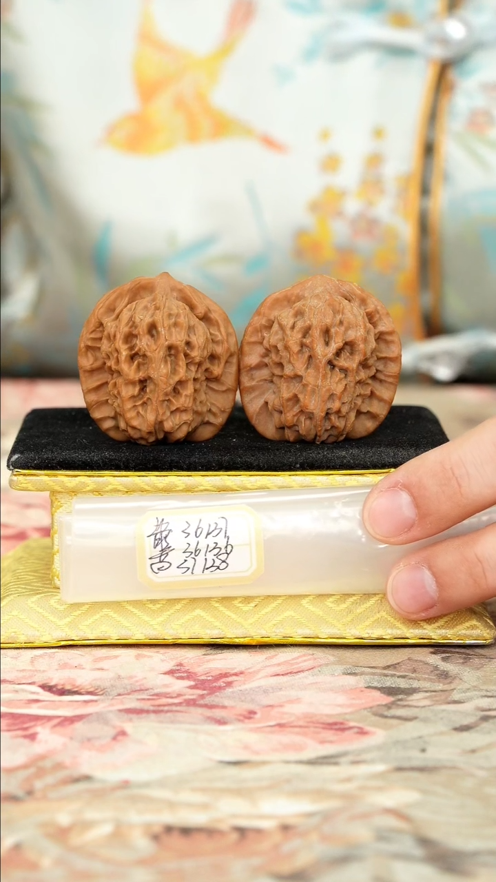 【闪购商品】文玩核桃把件非嫁接马老四