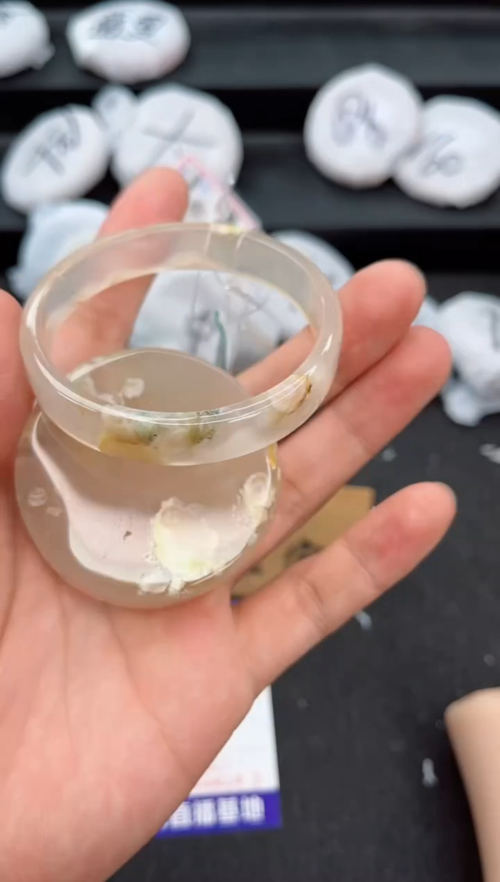 石英质玉手镯未镶嵌56圈口6354222