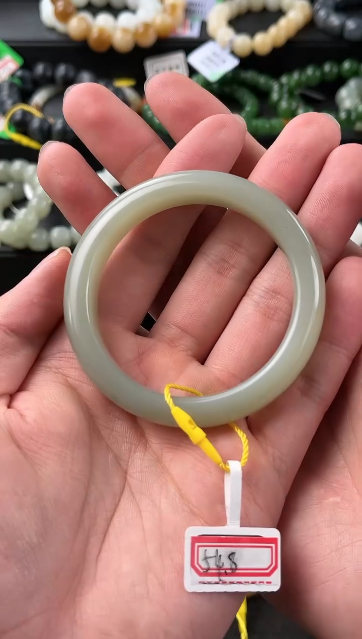 【闪购商品】和田玉手镯未镶嵌且末青白手镯54.8圈口微色差