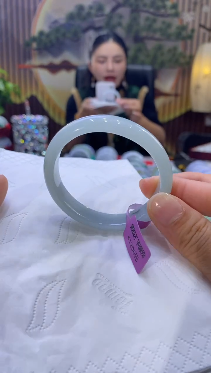 【闪购商品】翡翠手镯未镶嵌多人02468