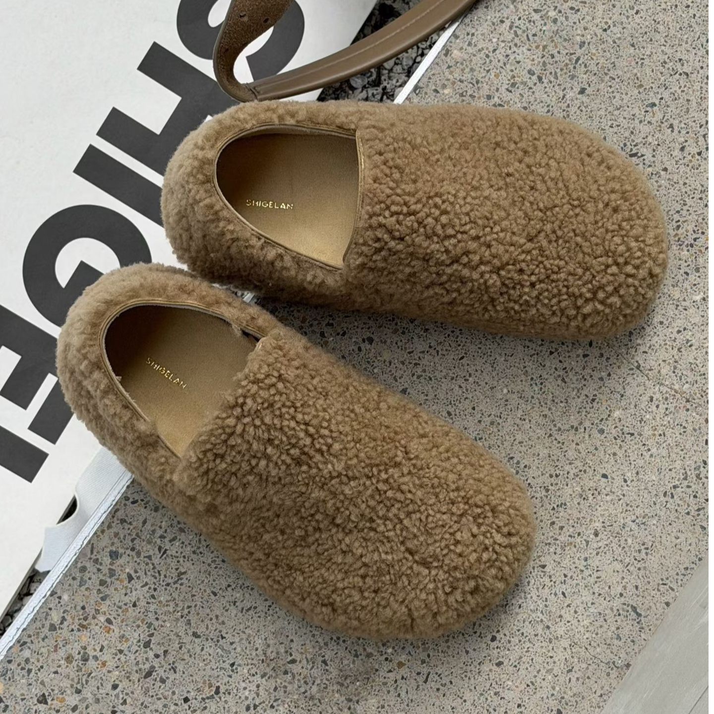 诗歌兰女鞋2025冬新品平底复古时尚真皮羊毛保暖勃肯鞋单鞋乐福鞋