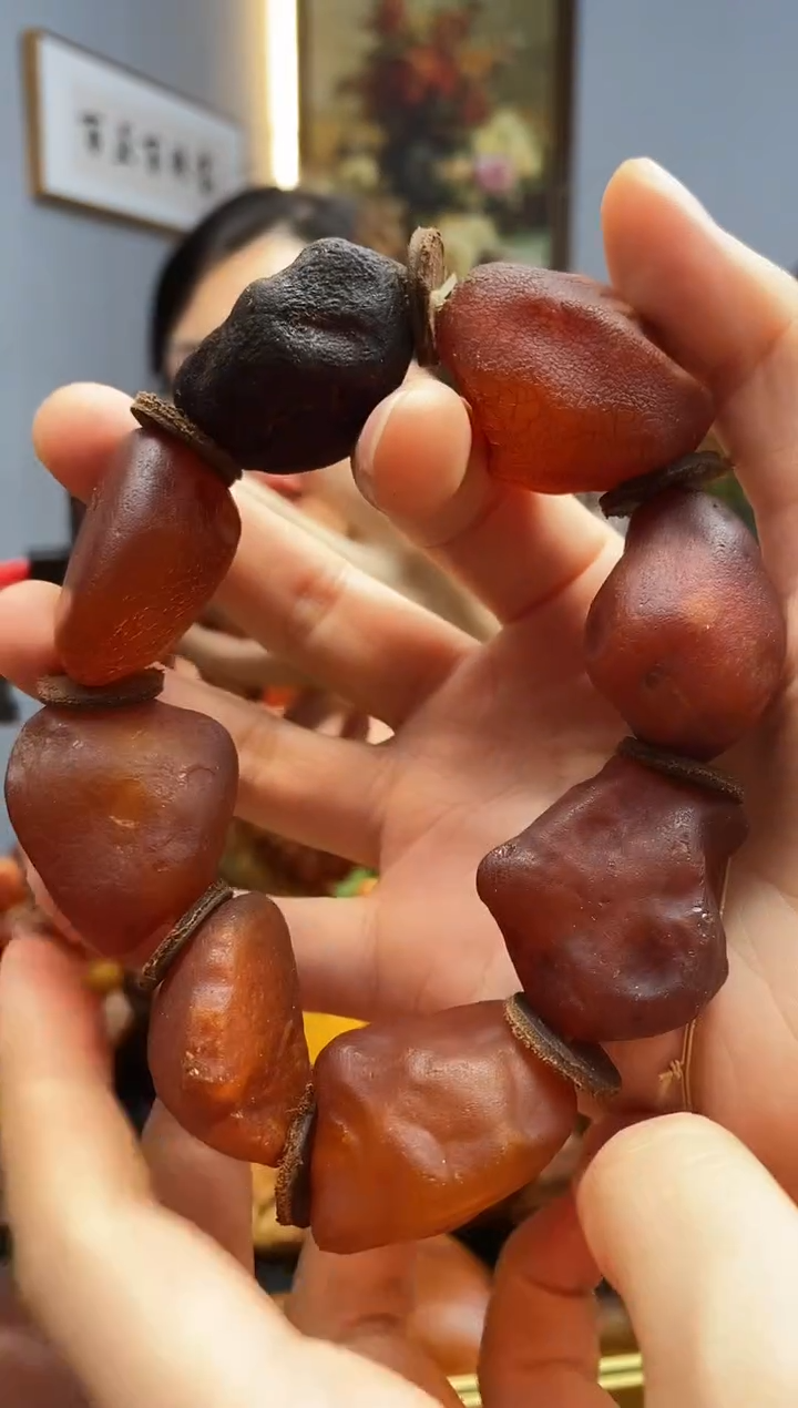 琥珀颈饰未镶嵌手串