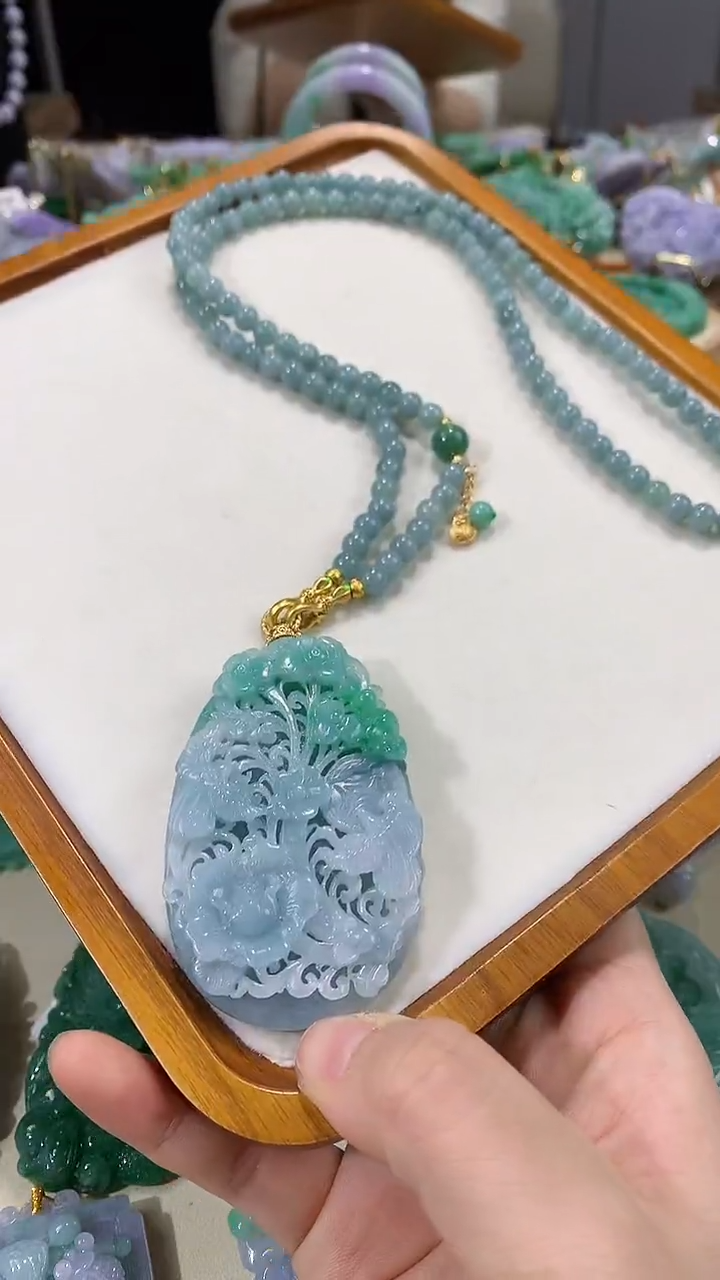 颈饰未镶嵌翡翠吊坠