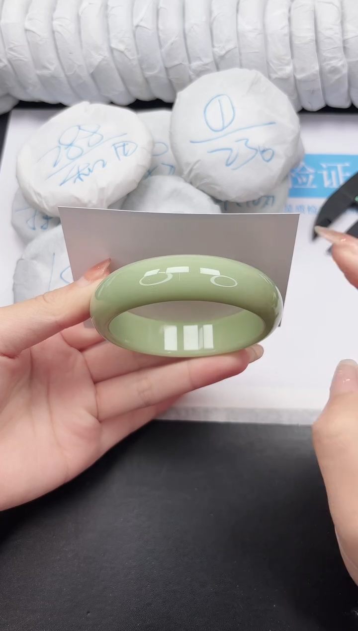 未镶嵌手镯石英质玉7-60.7QPG