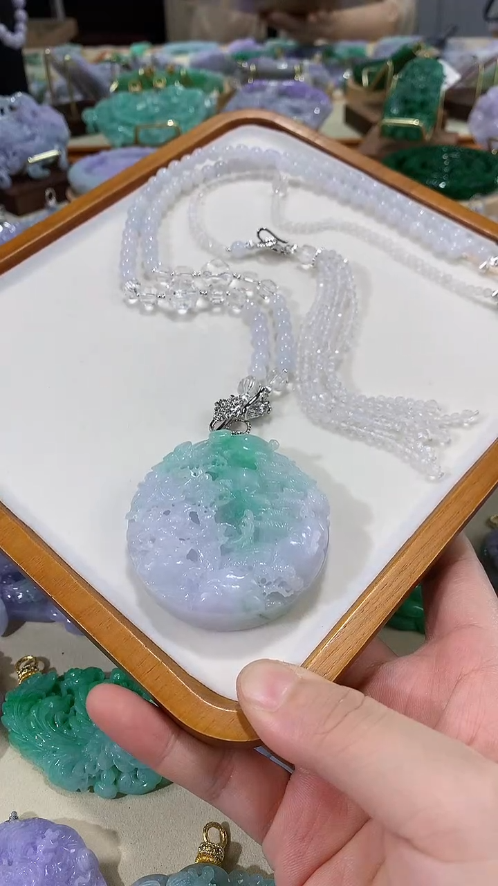 颈饰未镶嵌翡翠吊坠