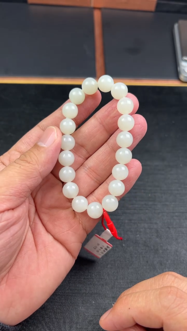 【闪购商品】和田玉手串未镶嵌且末金山微色差卡10