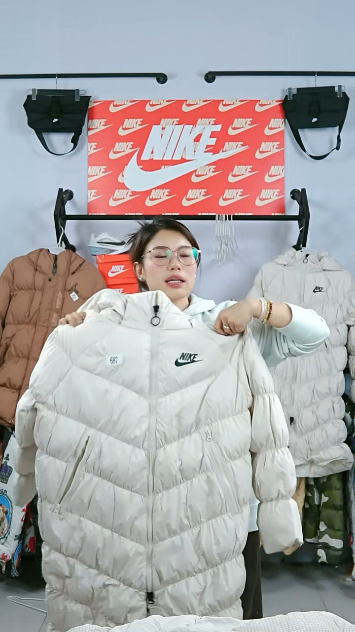 687闪购编码Nike/Jordan运动衣以直播间过款为准尺码L