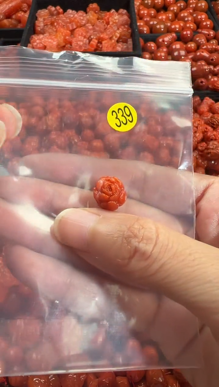 颈饰未镶嵌南红玛瑙1