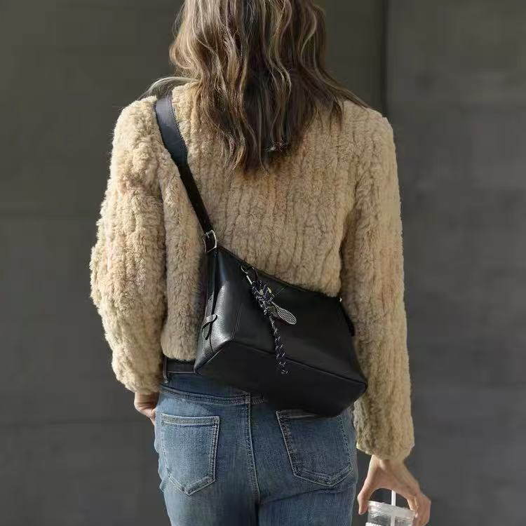 百豆2025年新款真皮包包通勤大容量单肩包植鞣真皮休闲斜挎潮流包