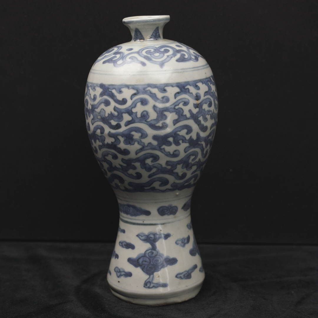 乙1635 明代晚期青花龙纹梅瓶 肩部有针尖剥釉 鉴定古代