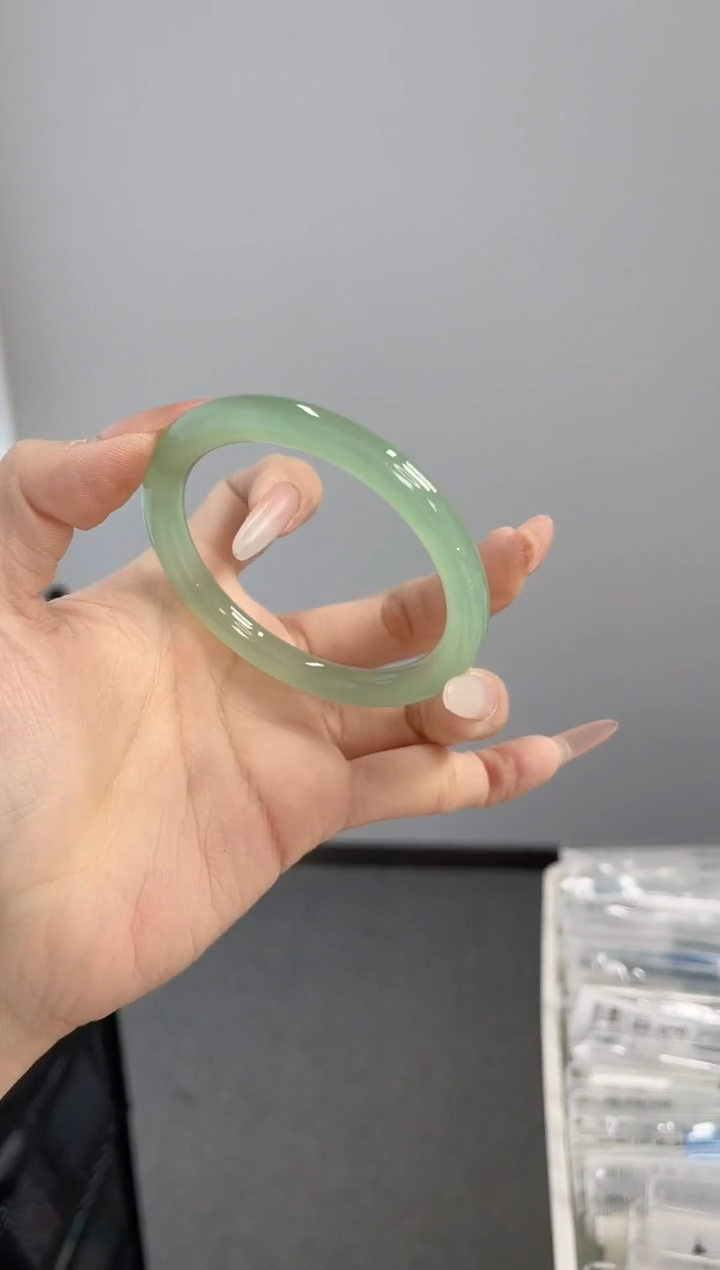 【闪购商品】玛瑙/玉髓手镯未镶嵌53-54圈圆条