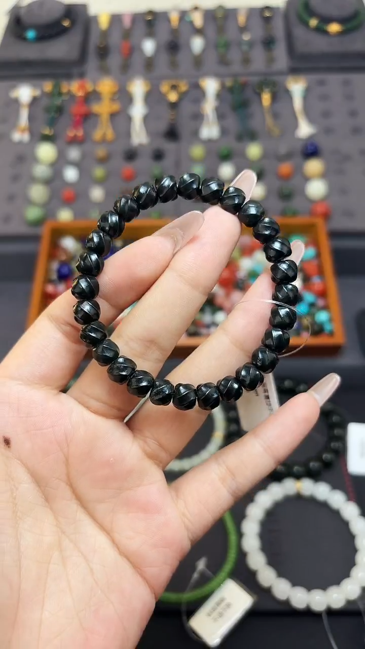 未镶嵌和田玉挂件8mm塔青喜旋手串