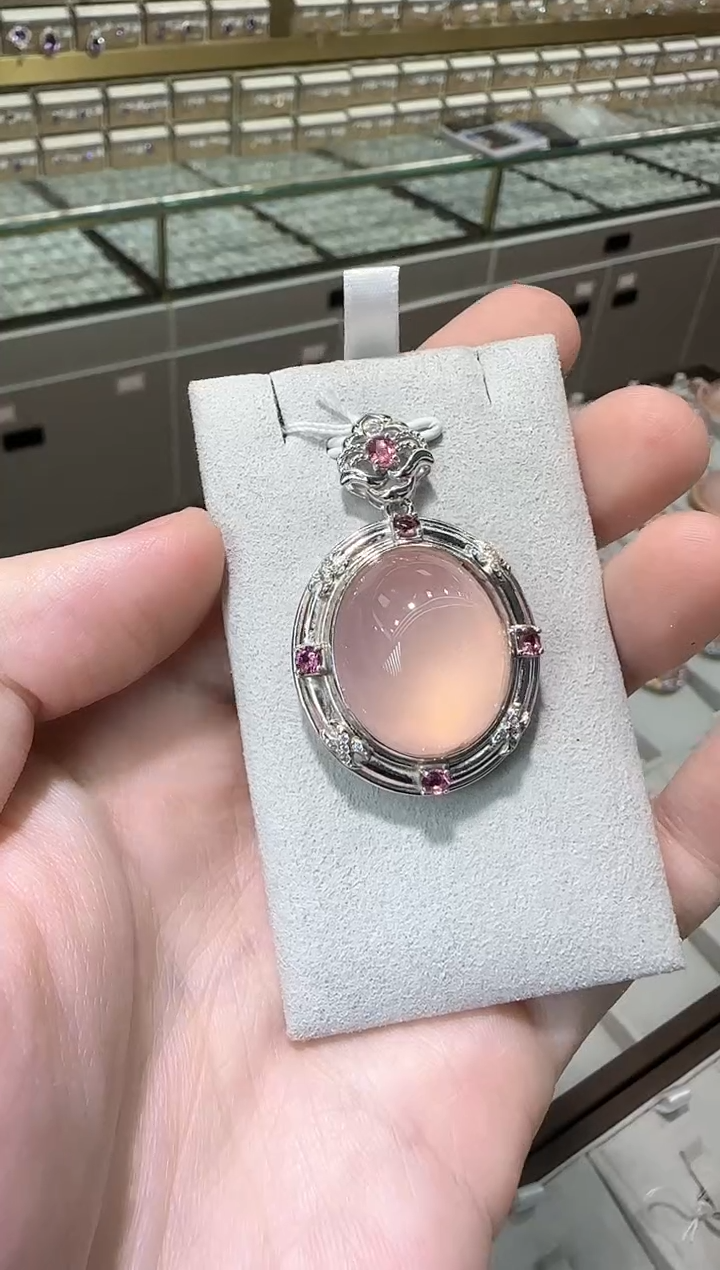 【闪购商品】银S925镶嵌颈饰芙蓉石15*22mm星光粉水晶