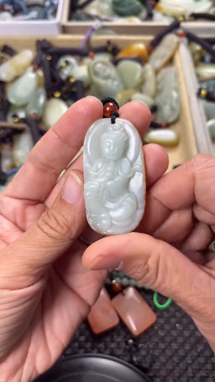 【闪购商品】和田玉颈饰未镶嵌多样性发货没有证书拍一发一有瑕