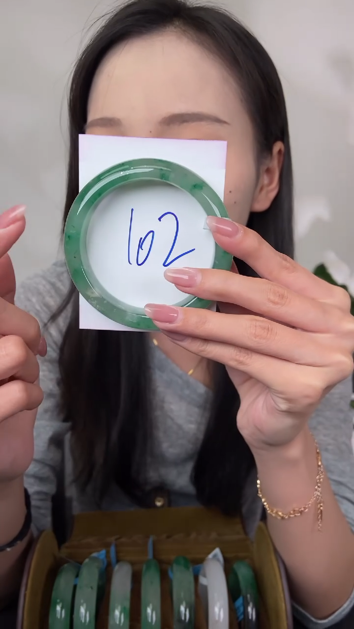 【闪购商品】石英质玉手镯未镶嵌102