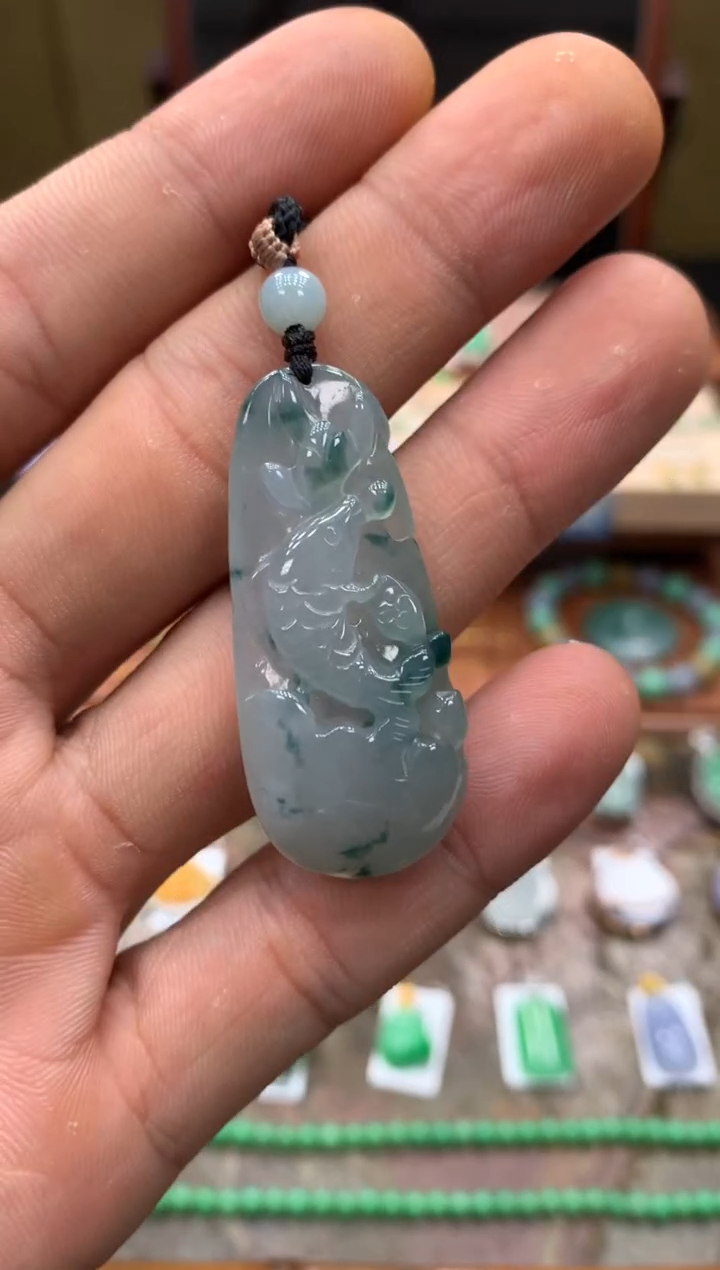 颈饰未镶嵌翡翠鱼