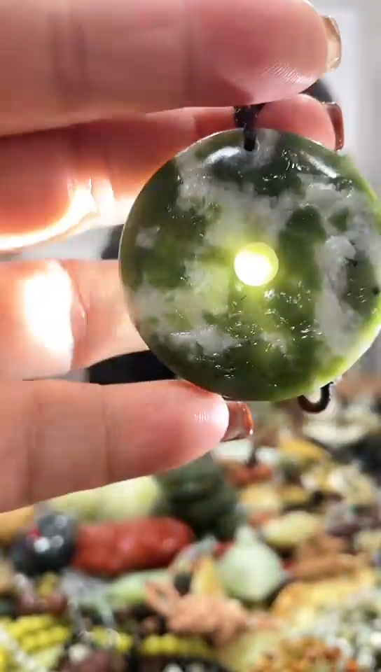 未镶嵌岫玉挂件 