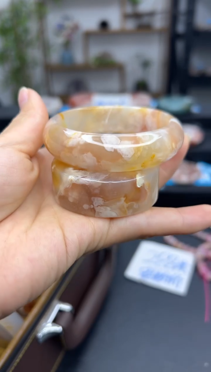 【闪购商品】石英质玉手镯未镶嵌A137(55圈赠送镯心)