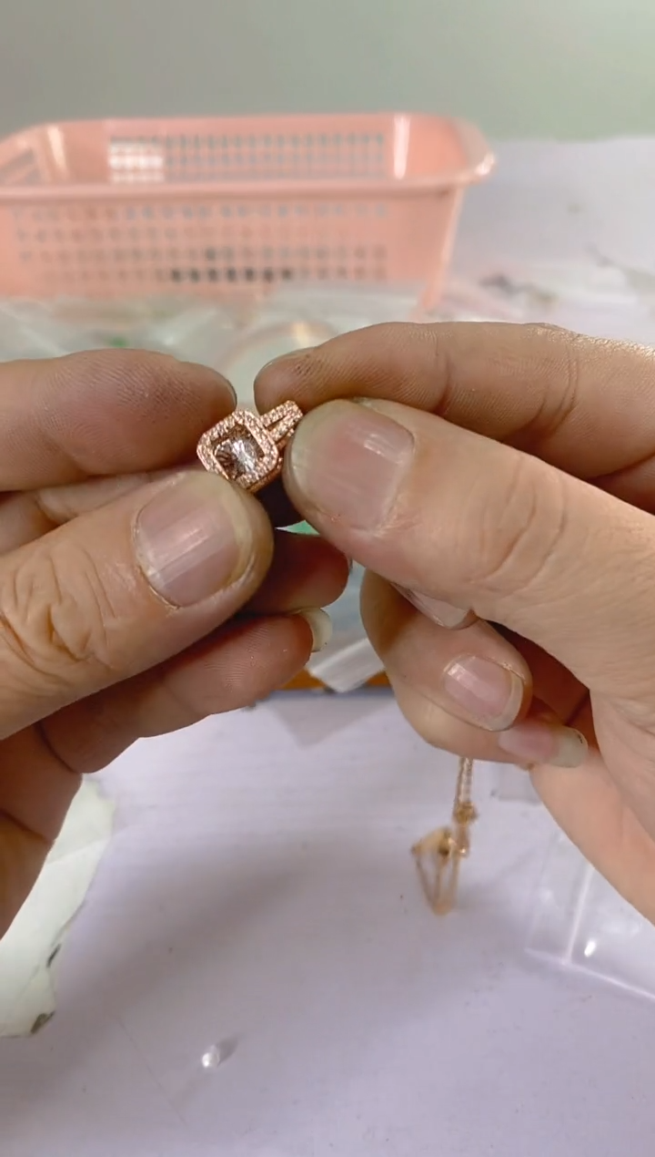 【闪购商品】水晶颈饰银S925镶嵌907红宝，蓝宝，多样性发一件赠链