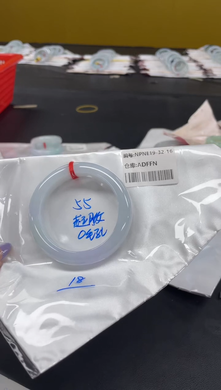 未镶嵌手镯翡翠翡翠手镯