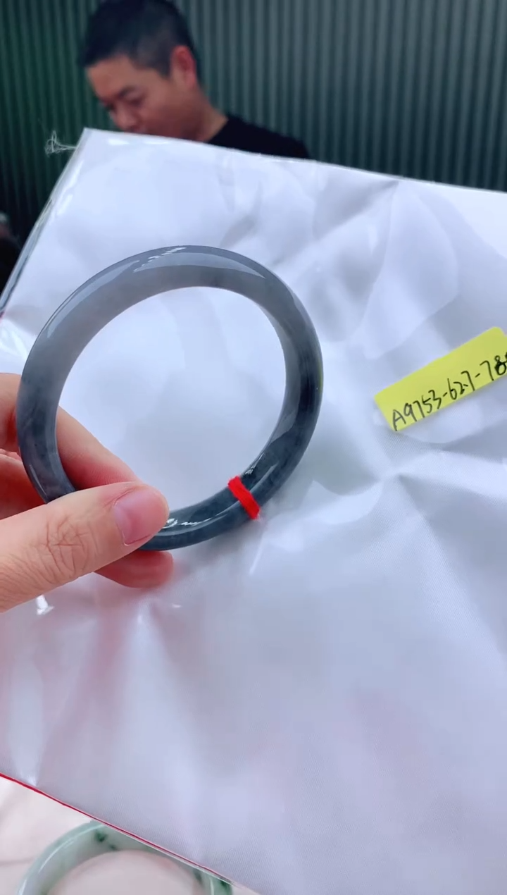 未镶嵌手镯翡翠62+