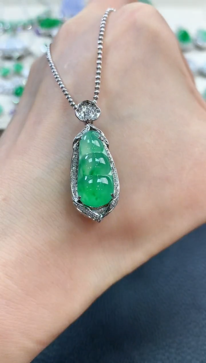 【闪购商品】翡翠吊坠(不含链)18K金镶嵌n60