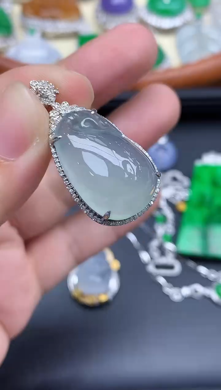 颈饰18K金镶嵌翡翠556-中国好珍宝